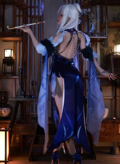 美女胸禁止18下看禁止观看_4K高清完整版