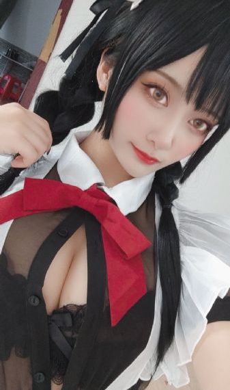 日韩美女袒胸露乳_高清字幕版在线播放